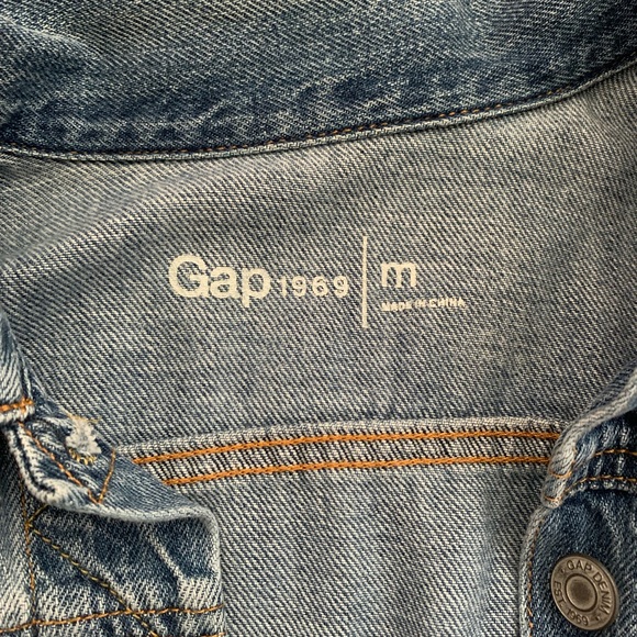 Gap jean jacket - Picture 2 of 2